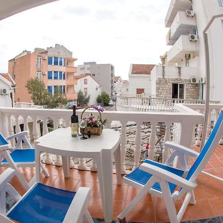 בודווה Apartments & Rooms Nikolic מראה חיצוני תמונה