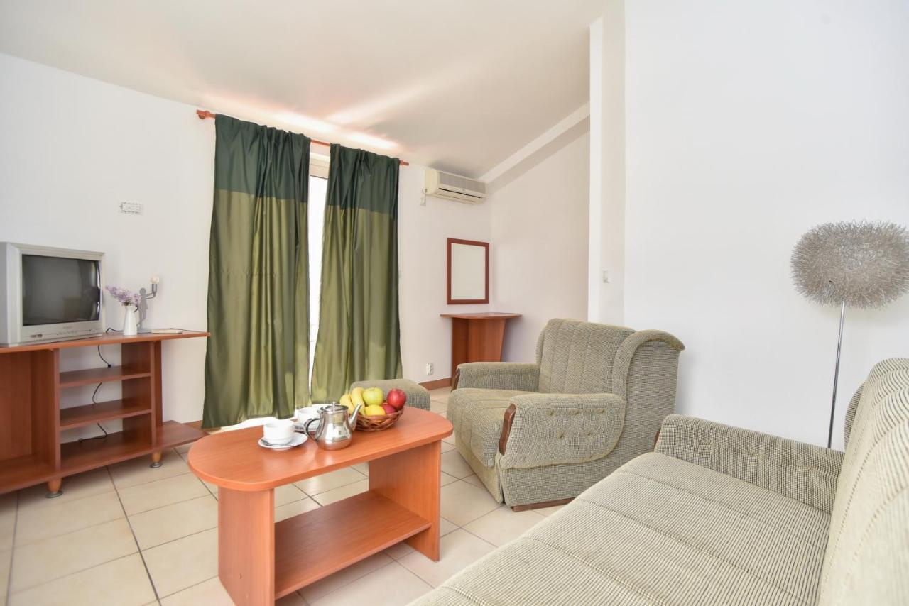 בודווה Apartments & Rooms Nikolic מראה חיצוני תמונה