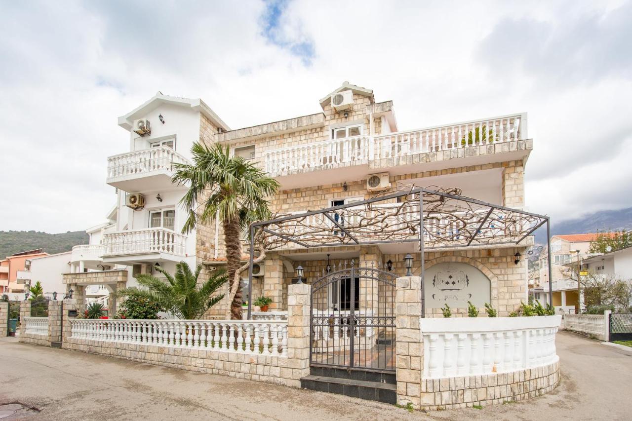 בודווה Apartments & Rooms Nikolic מראה חיצוני תמונה