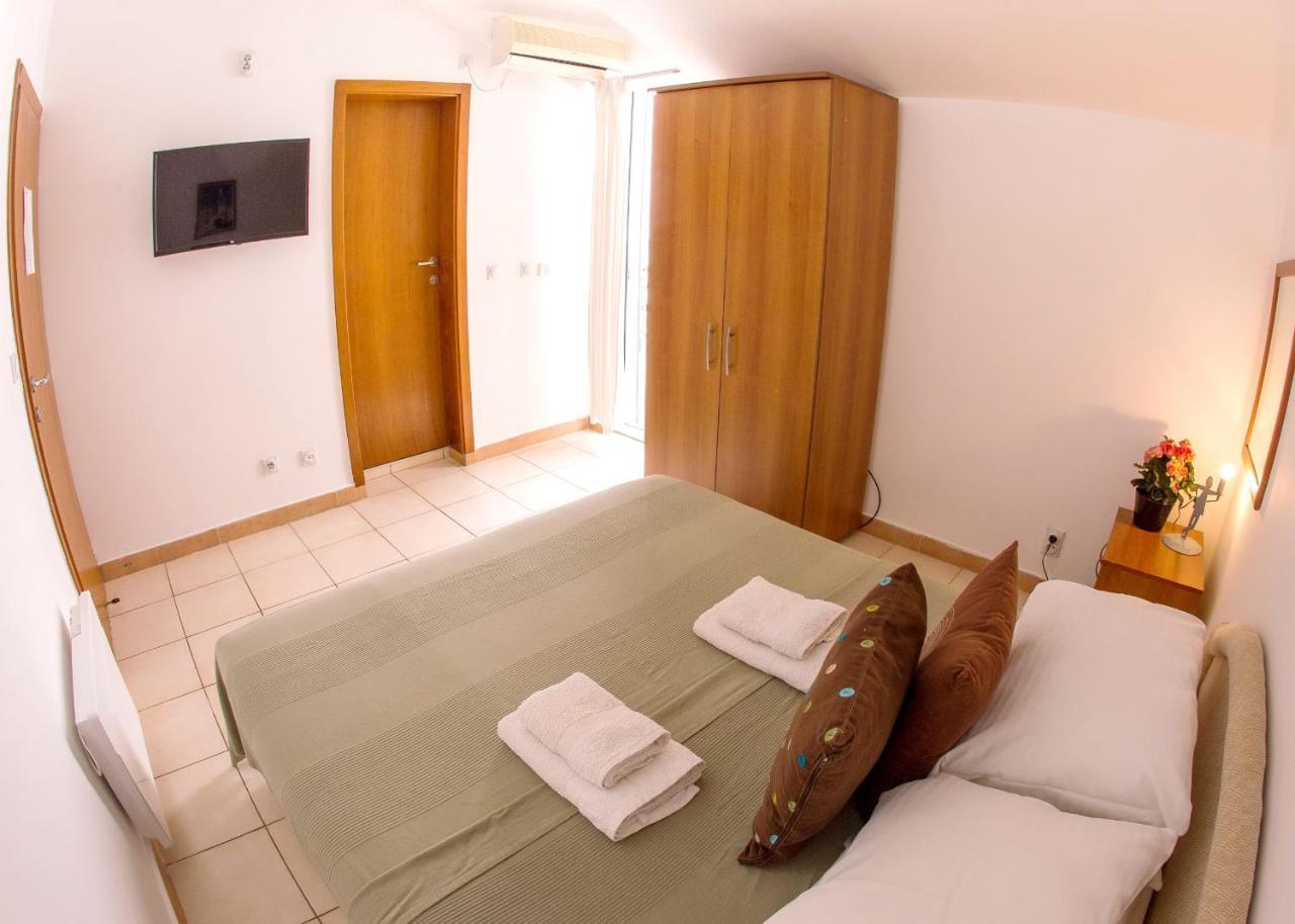 בודווה Apartments & Rooms Nikolic מראה חיצוני תמונה