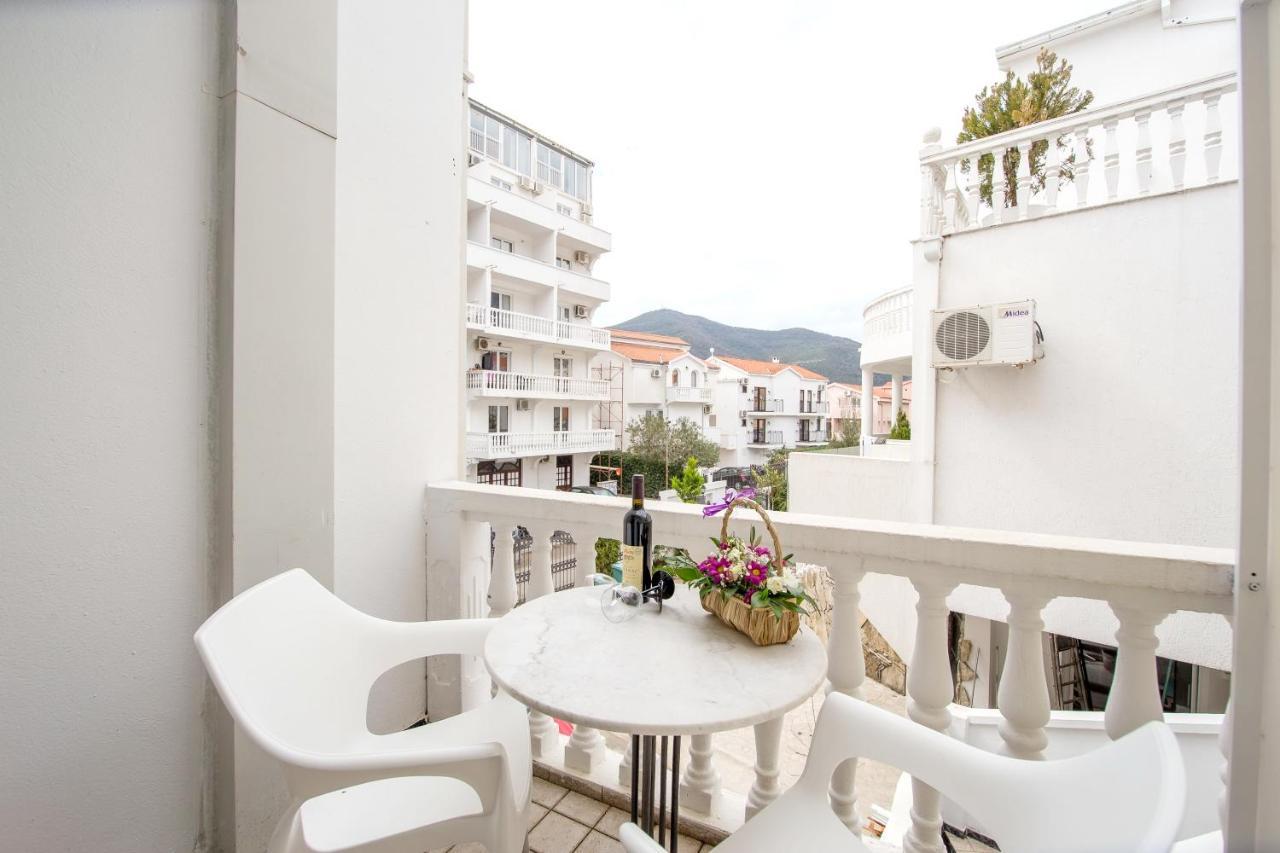 בודווה Apartments & Rooms Nikolic מראה חיצוני תמונה