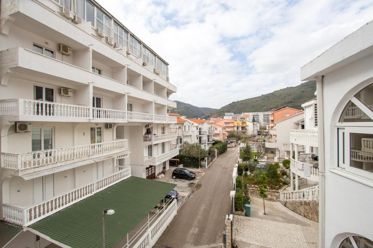 בודווה Apartments & Rooms Nikolic מראה חיצוני תמונה