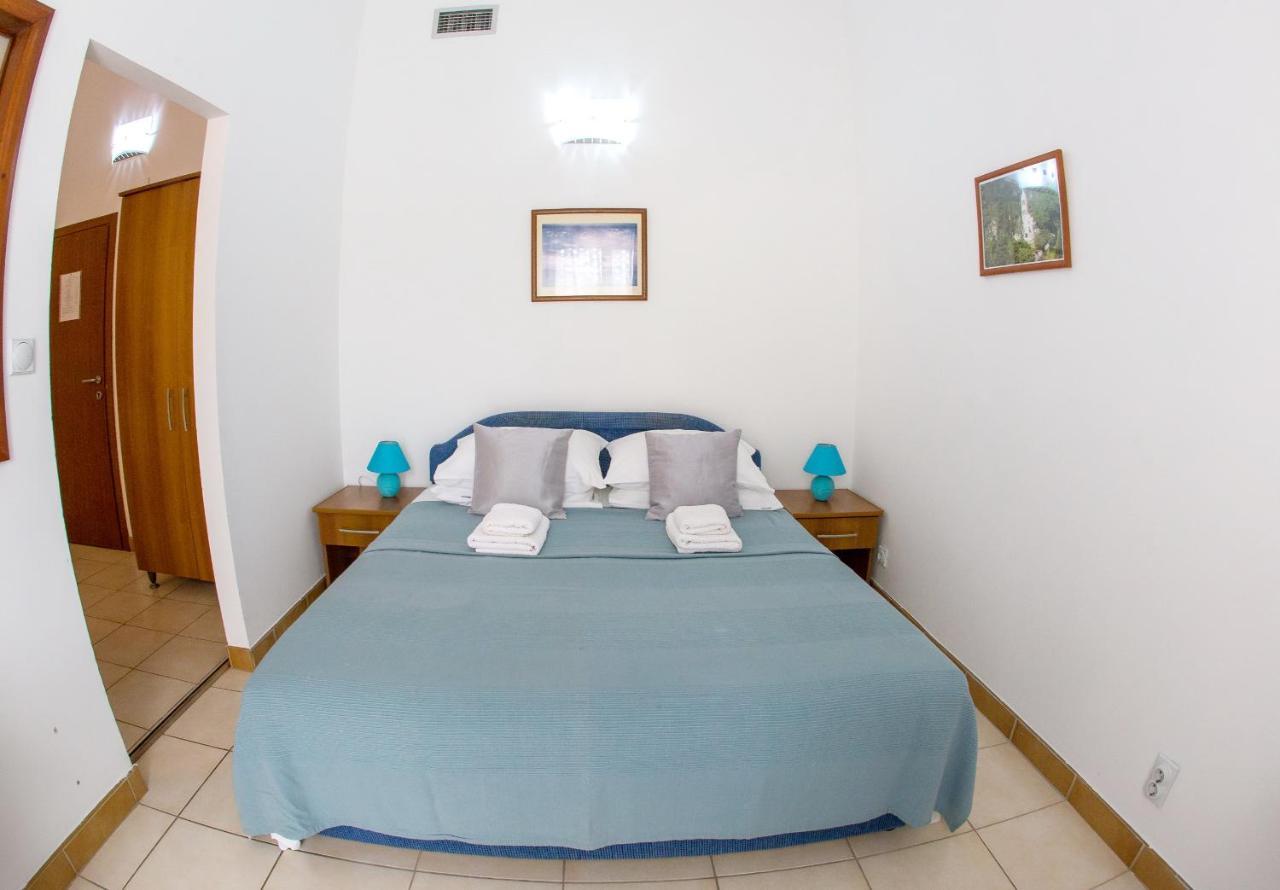 בודווה Apartments & Rooms Nikolic מראה חיצוני תמונה