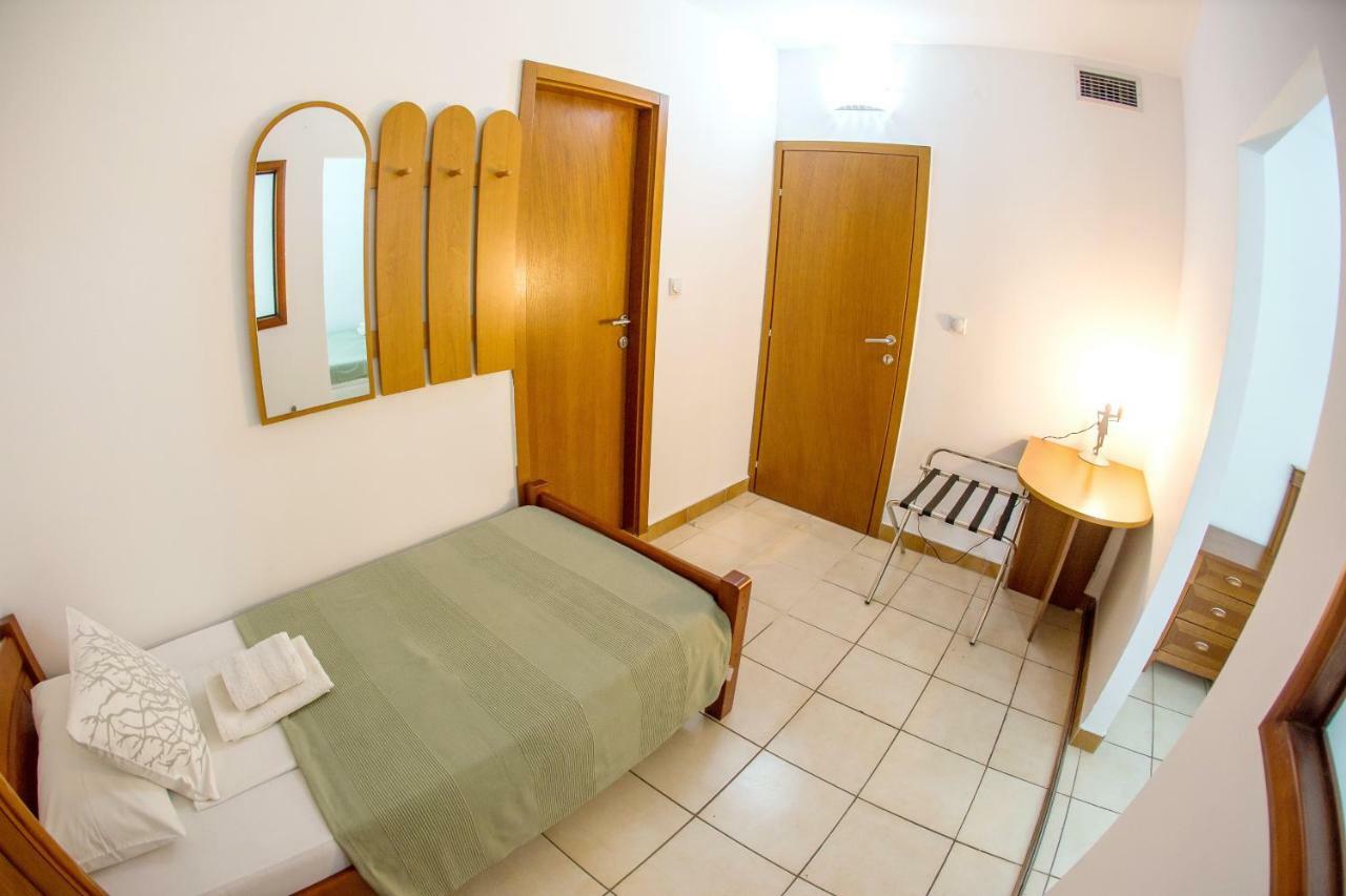 בודווה Apartments & Rooms Nikolic מראה חיצוני תמונה