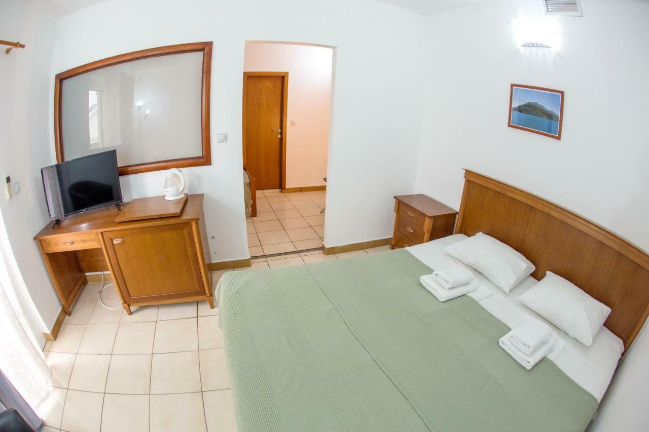 בודווה Apartments & Rooms Nikolic מראה חיצוני תמונה