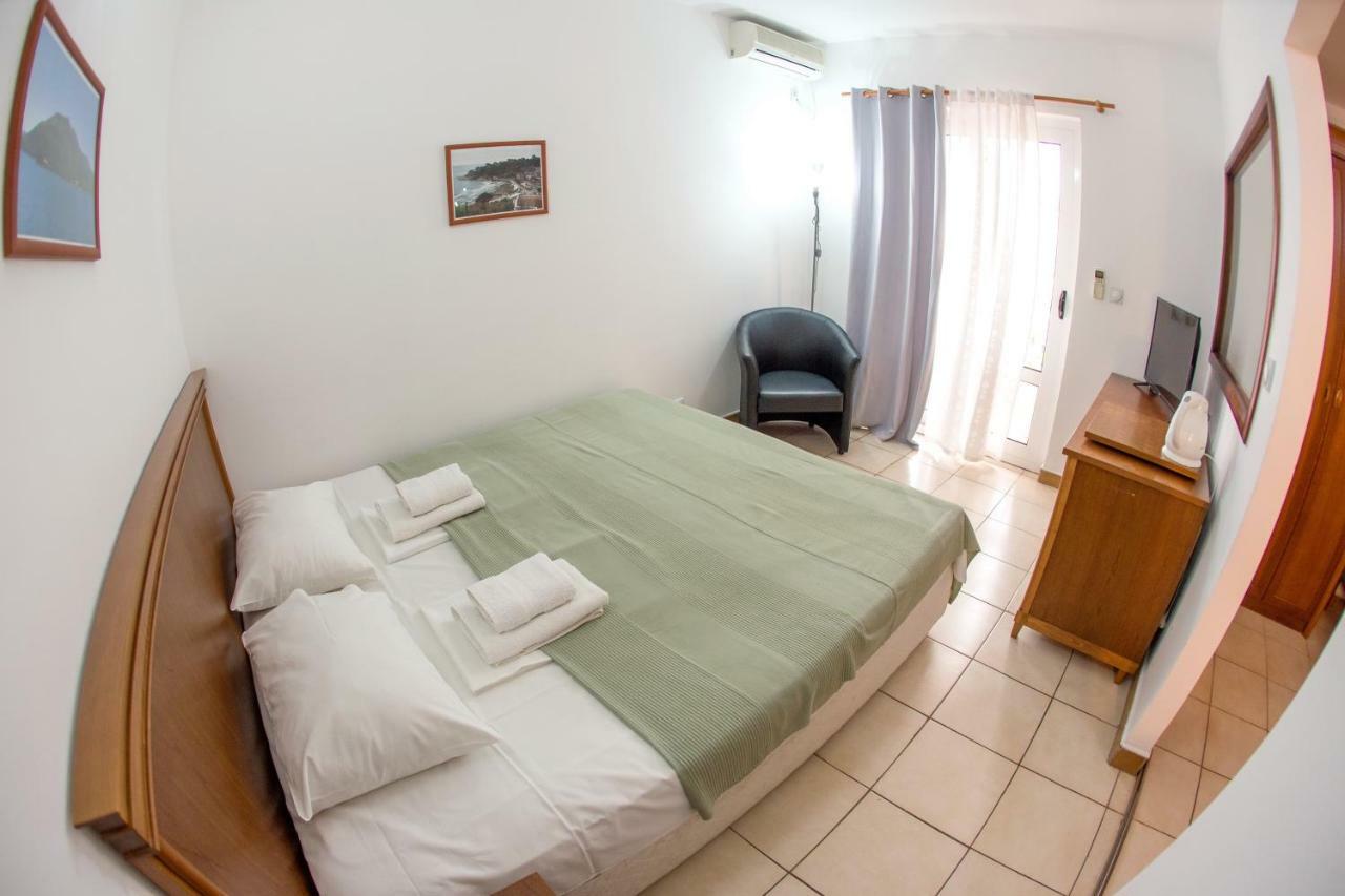 בודווה Apartments & Rooms Nikolic מראה חיצוני תמונה