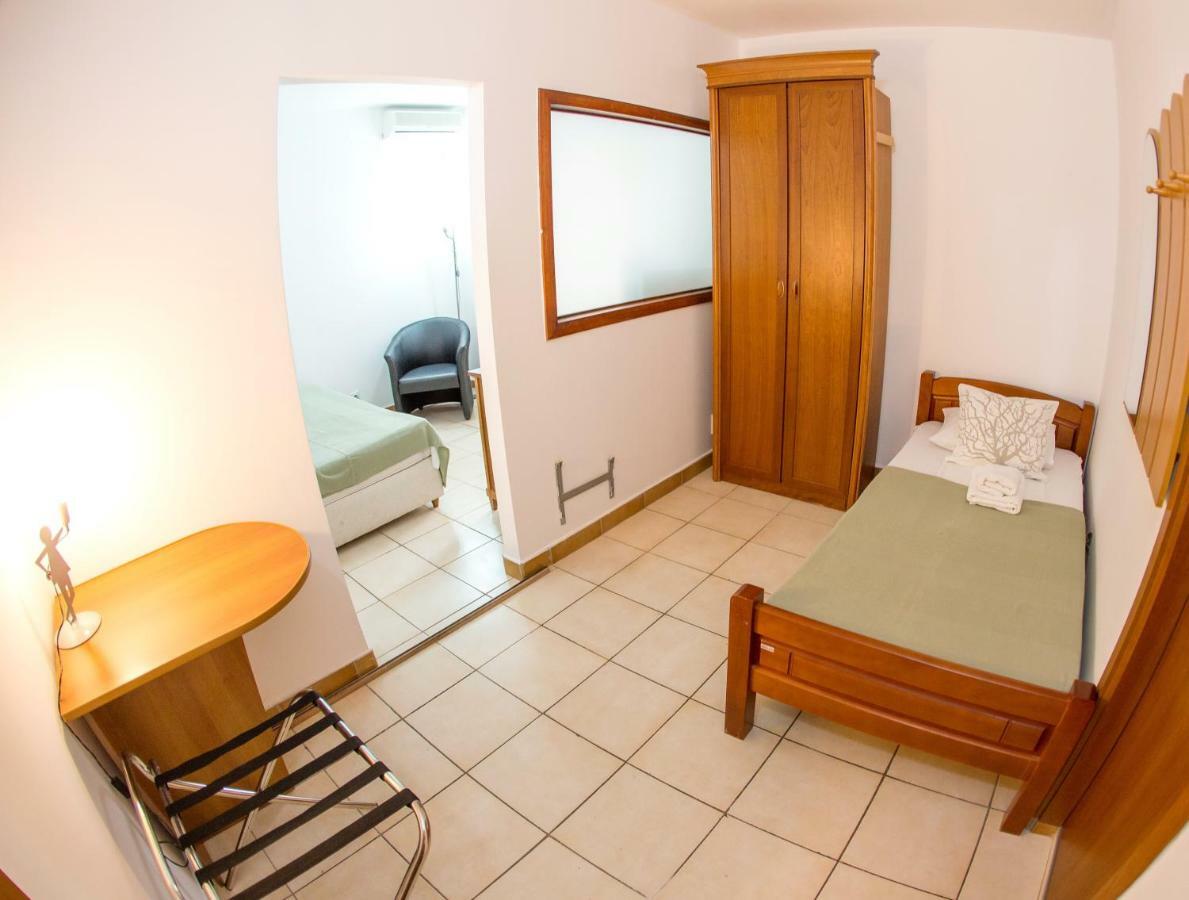 בודווה Apartments & Rooms Nikolic מראה חיצוני תמונה