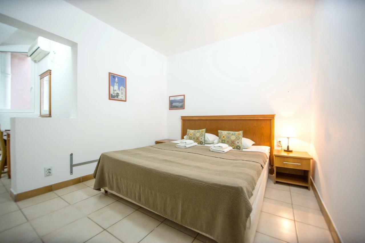 בודווה Apartments & Rooms Nikolic מראה חיצוני תמונה